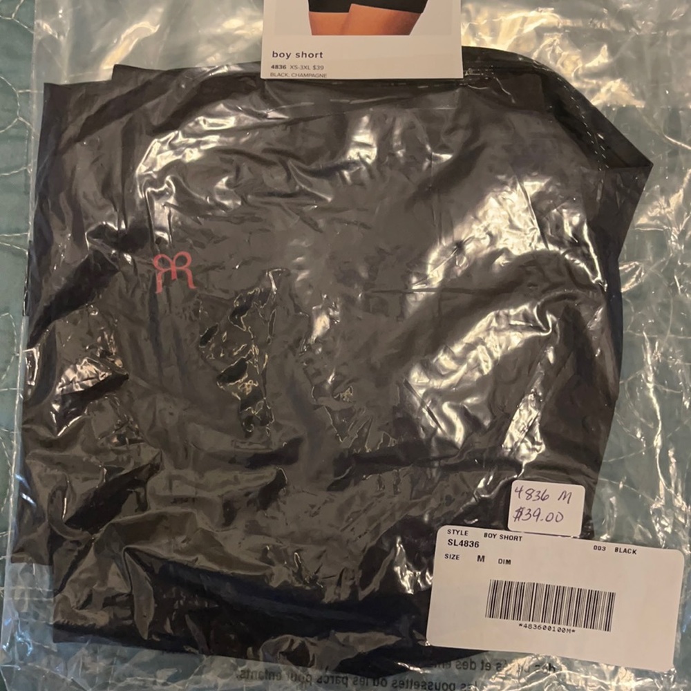 Ruby Ribbon Boy Short size M